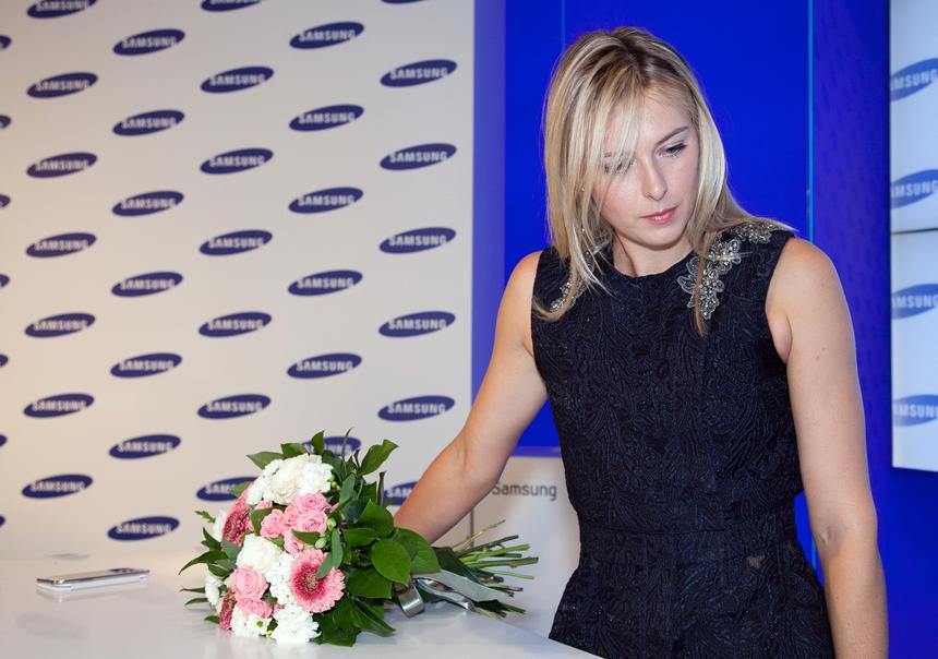 37-летняя теннисистка Мария Шарапова опубликовала редкое фото сына с отцом