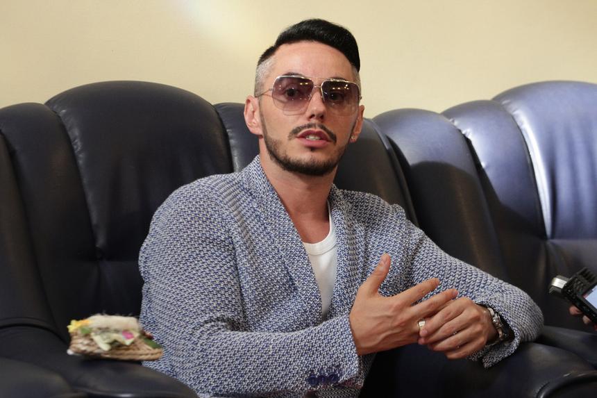 «У меня больше ничего нет»: бросивший жену Тимур Родригез остался без денег и жилья после развода