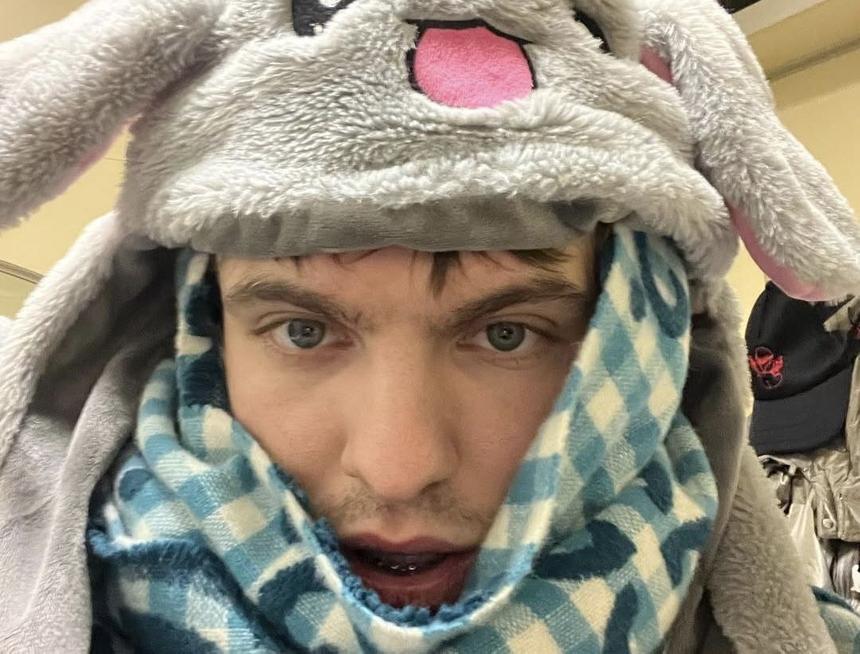 Рейд может быть связан с отравлением двух подростков: силовики пришли на концерт рэпера Mayot в Петербурге