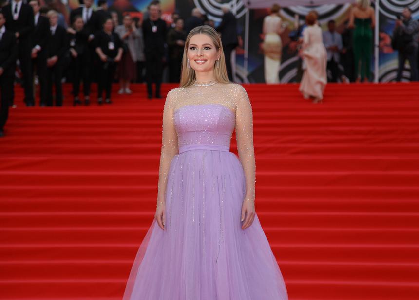 «Вся нагрузка ложится на меня»: многодетная мать Кожевникова пожаловалась на поведение мужа