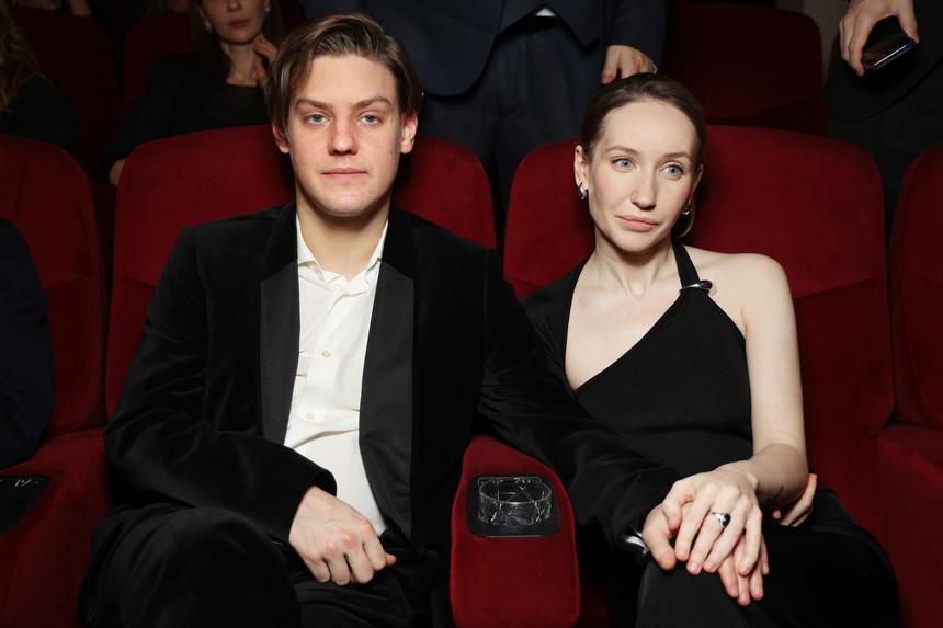 Работают вместе: Павел Табаков представил публике новую возлюбленную