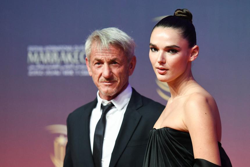 64-летний актер Шон Пенн дебютировал на красной дорожке с 34-летней возлюбленной