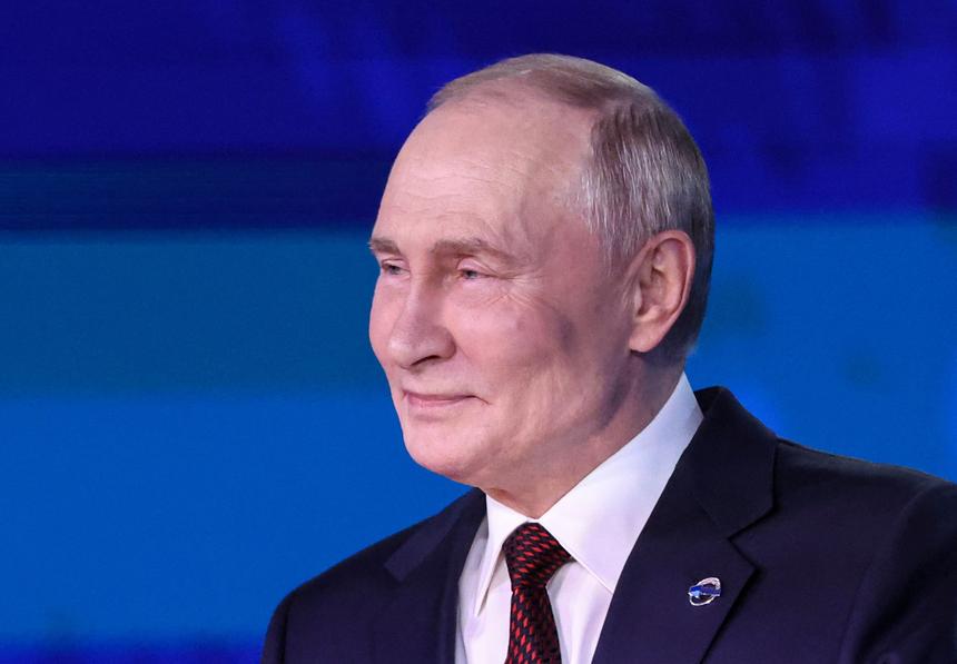 Владимир Путин вспомнил Медведева, услышав фразу «деньги есть, но вы учитесь»