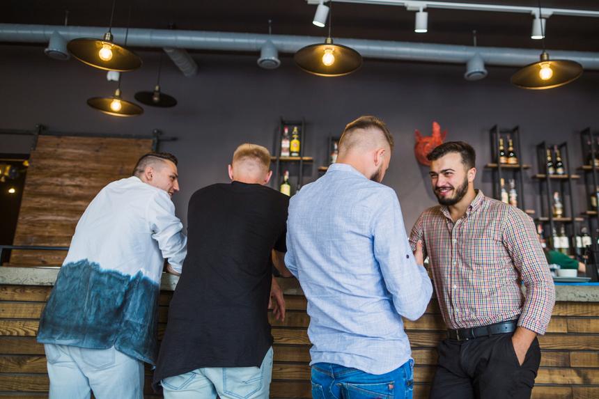 Суд арестовал еще семерых мужчин, которые ругались матом в клубе «Мутабор»