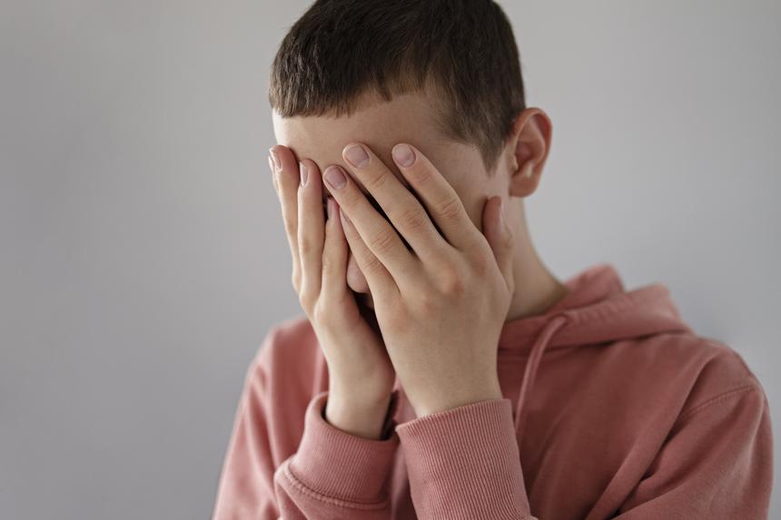 Хотел похвастаться: раскрыты новые детали совращения консьержкой школьника из Подмосковья