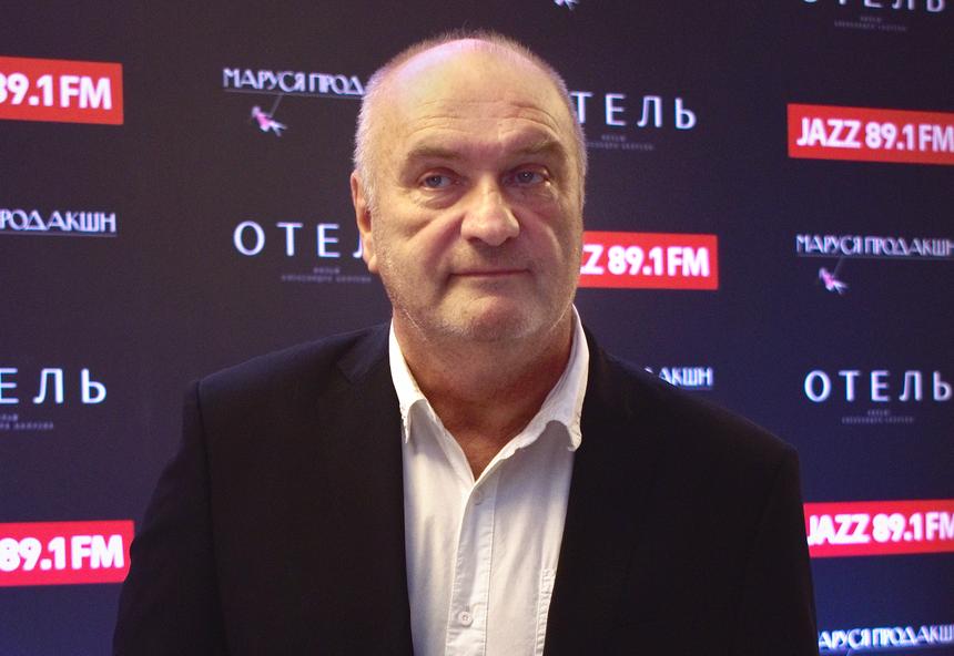 Тяжело ходить и сидеть: спектакли с участием Балуева оказались под угрозой отмены из-за состояния артиста