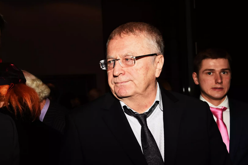 Сына Владимира Жириновского выгнали с выставки, посвященной его отцу