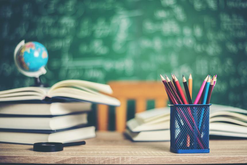 Ученики смогут попробовать себя в новой профессии: в уральских школах ввели курс по изучению госпабликов