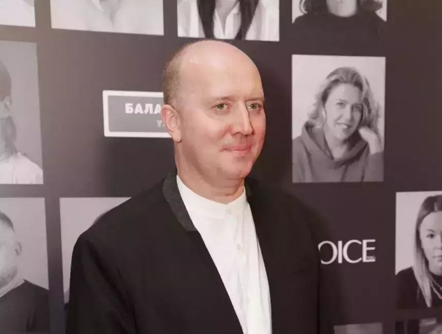 Снова вместе: Сергей Бурунов рассекретил возлюбленную, которая младше на 12 лет