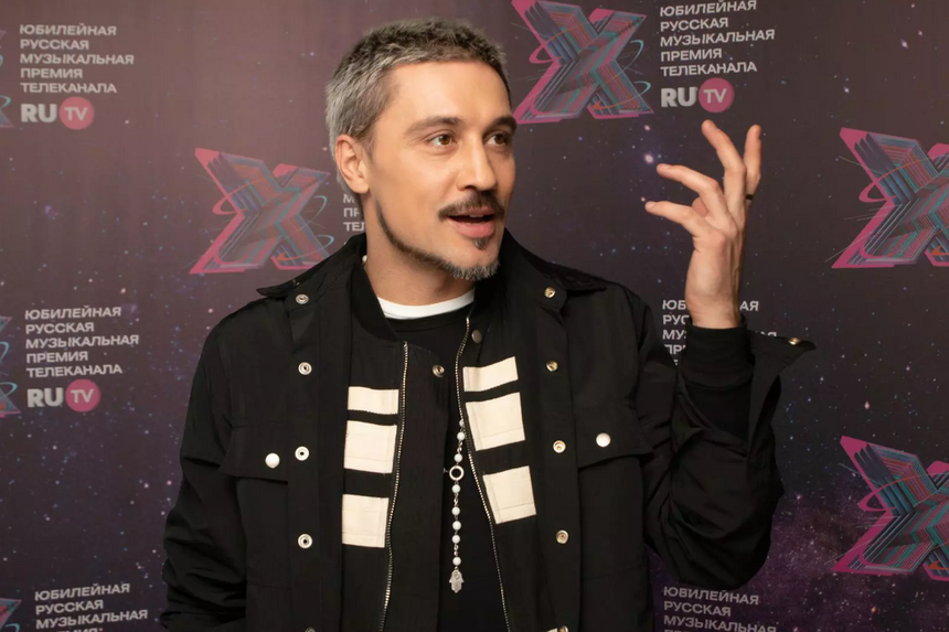 Помолвлен? Дима Билан ответил, что за кольцо носит на безымянном пальце