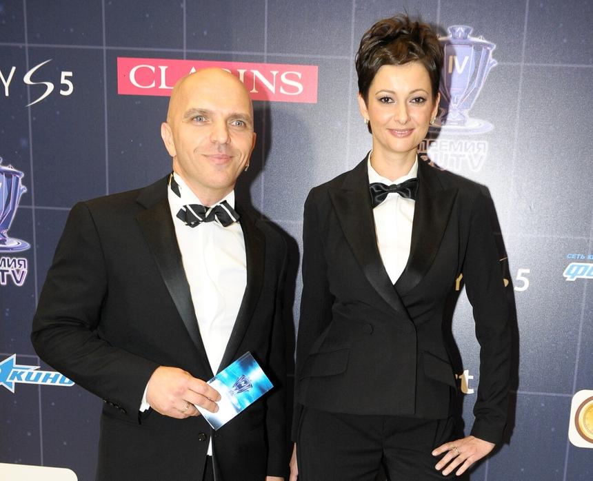 Рассорившаяся между собой группа «Непара» готова воссоединиться и выступить на корпоративе за 20 млн рублей