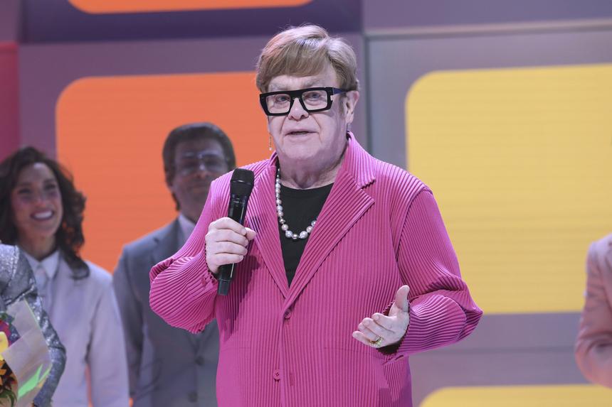 Элтон Джон рассказал, как должна выглядеть его могила