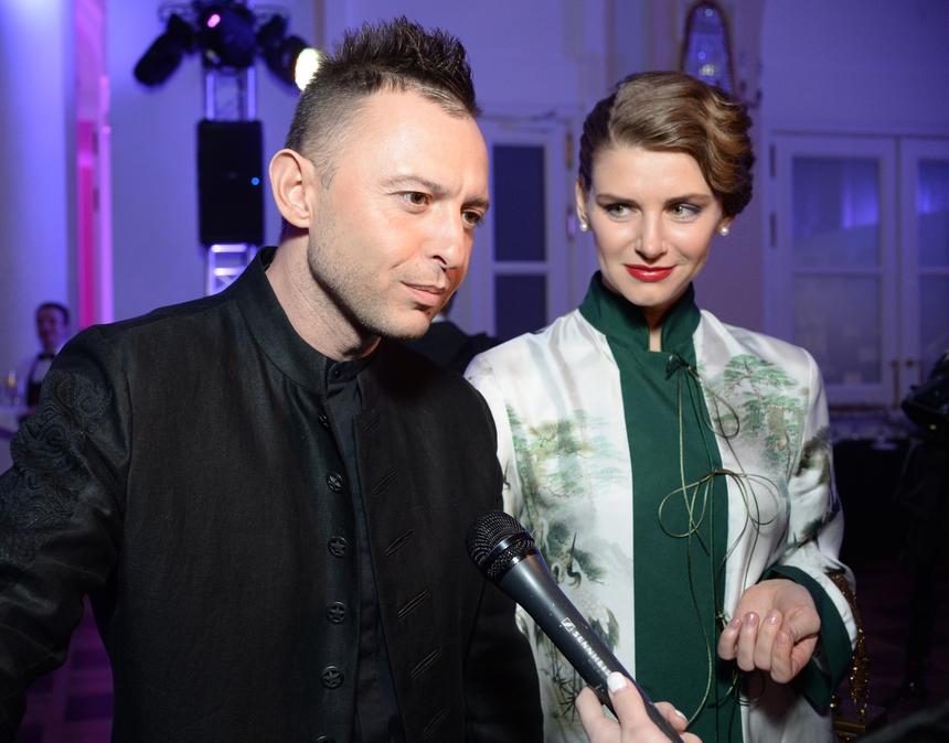 Жена солиста группы «Звери» Романа Билыка снялась с повзрослевшими дочерьми