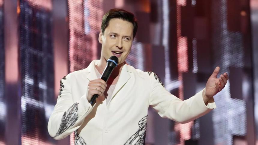 «Был багет, стал батон»: изменившегося Витаса высмеяли после концерта в Китае