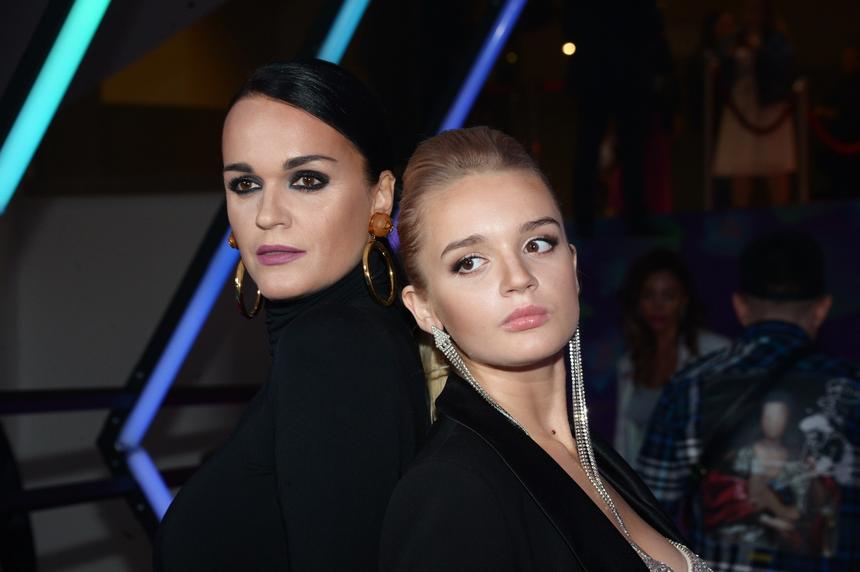 «У меня невероятная мама»: дочь певицы Славы рассказала об отношениях с родителями после замужества