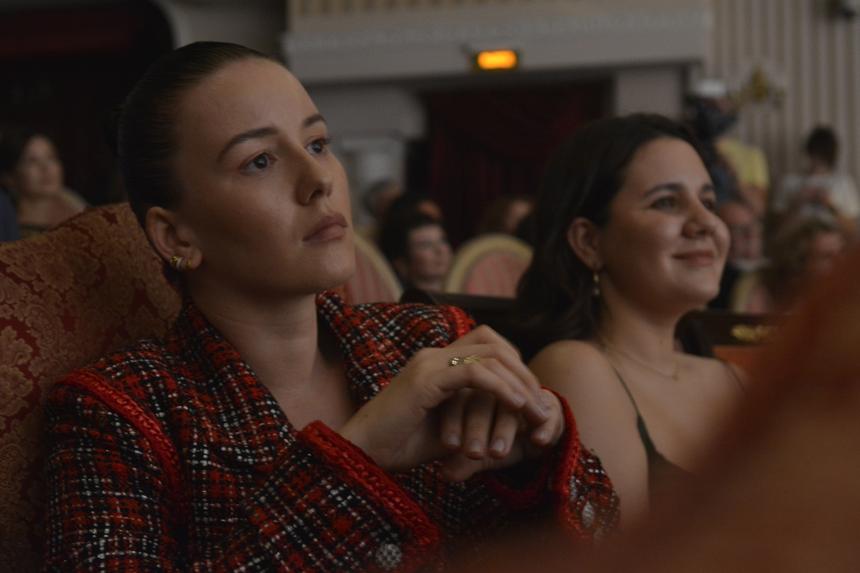 Фургон Ирины Старшенбаум провалился в пропасть во время съемок