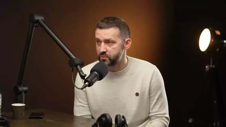 Нередко наблюдал за ними такую особенность: уехавший из России комик Белый* пожаловался на пьющих англичан