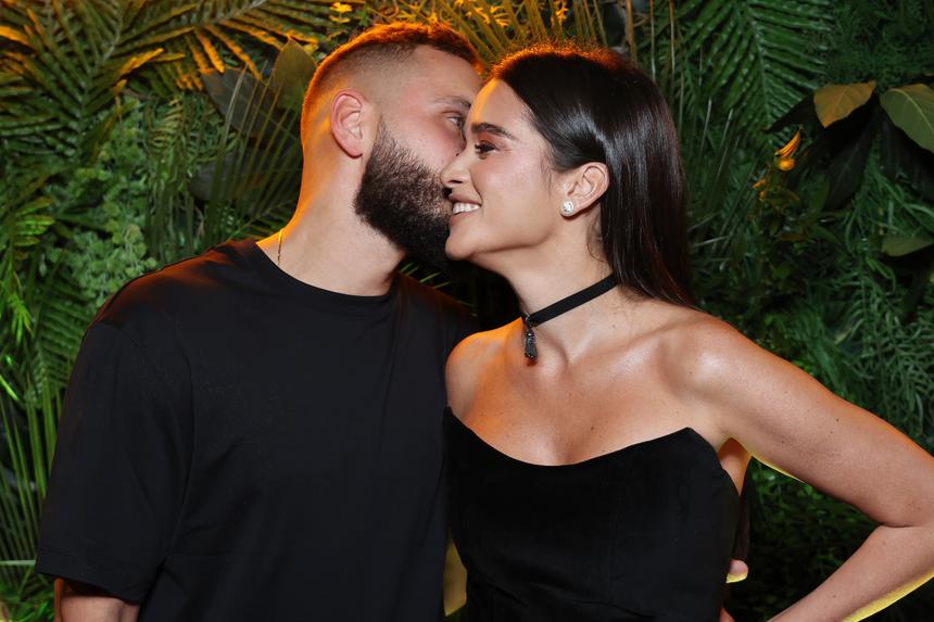 Валя Карнавал и шестиярусный торт: как прошел день рождения младшей дочери Бородиной