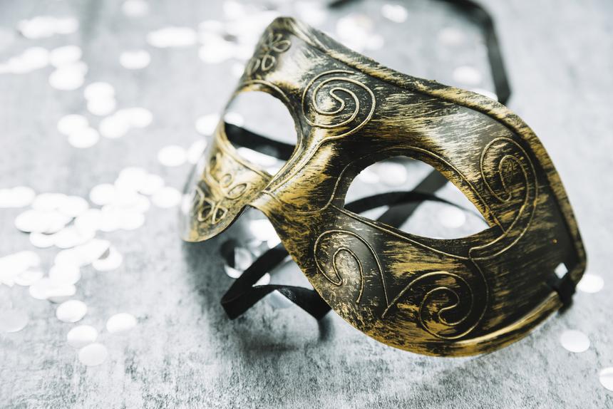 В чем встречать Новый год: модные цвета и стили в одежде