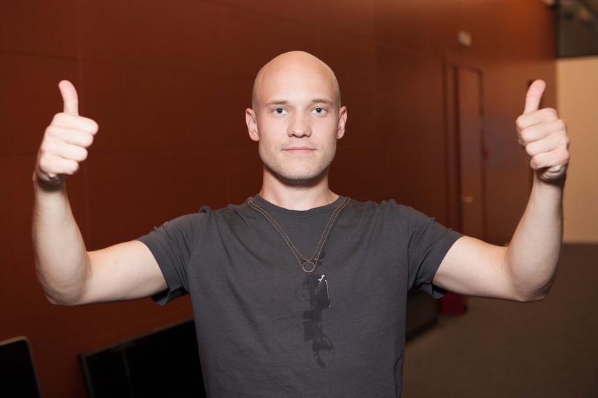 Актер Владимир Селиванов сообщил об отъезде из России с детьми