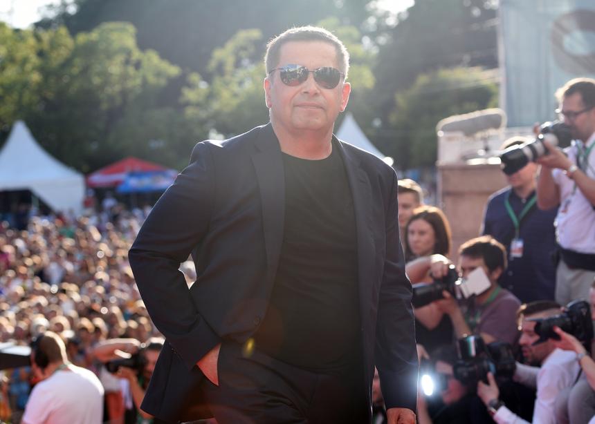 Довела Расторгуева до слез: Матвиенко рассказал о «космической» песне группы «Любэ»