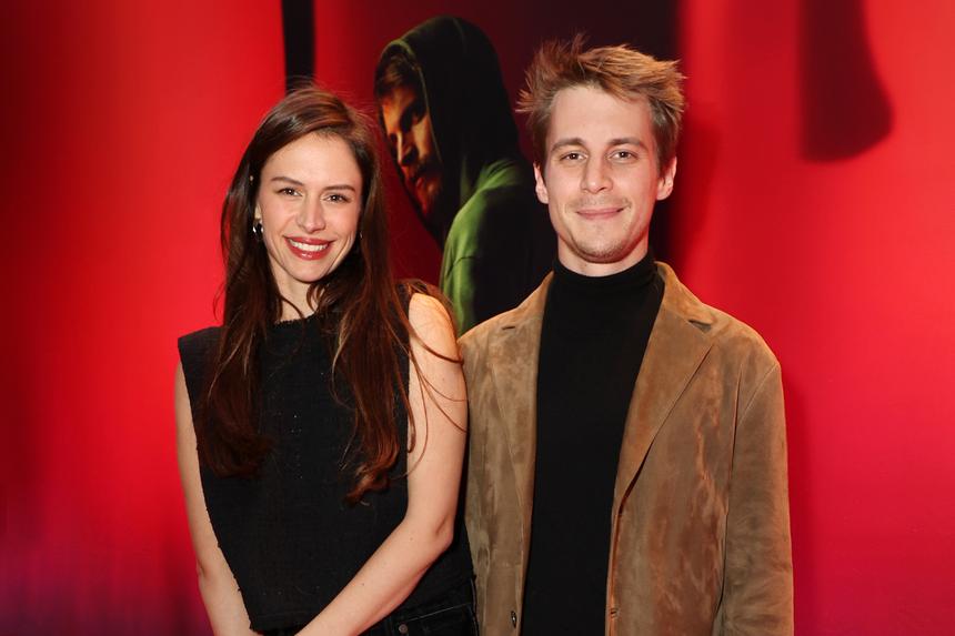 Жена Янковского решила продать гардероб более чем на 1 миллион рублей