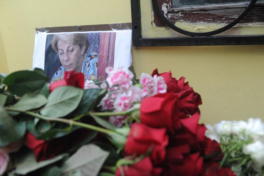 Розы на снегу и скромный памятник: как сейчас выглядит могила Доктора Лизы, погибшей в авиакатастрофе