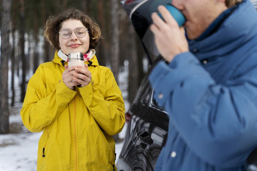 Порой празднование выходит за пределы квартиры: можно ли пить алкоголь на улице в Новый год