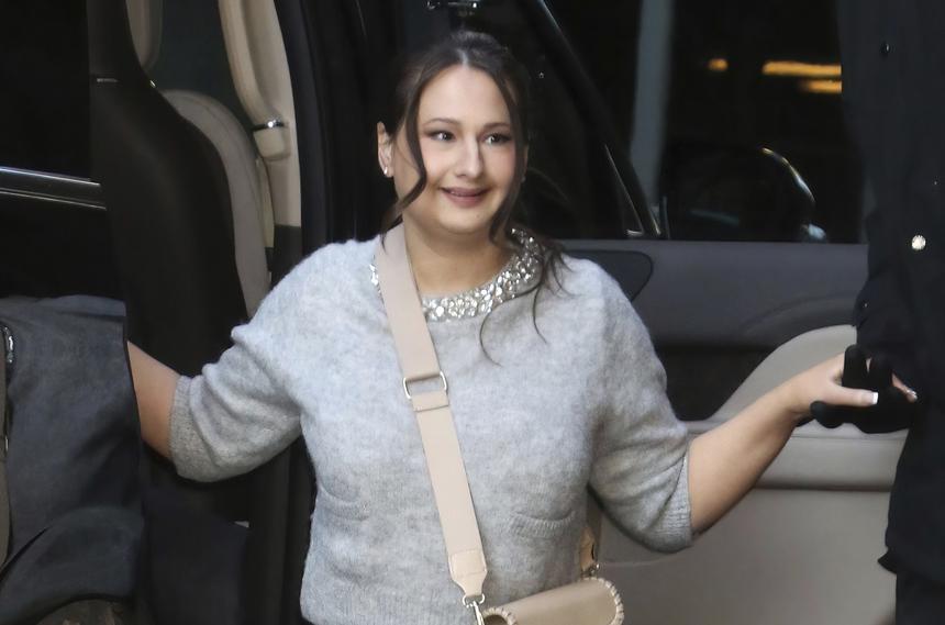 Убившая мать Джипси Роуз Бланшар родила дочь в годовщину выхода из тюрьмы