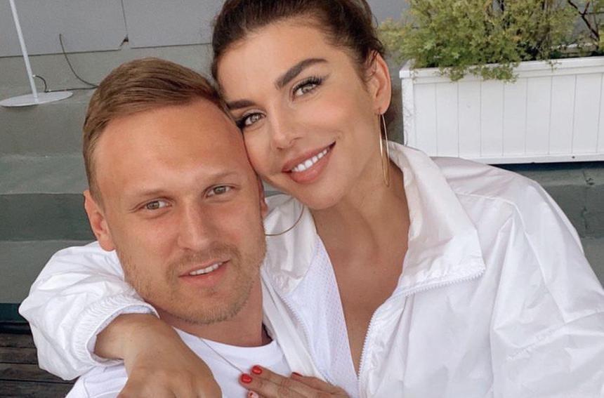 «На шее сидел»: Янис Тимма последние полгода был на содержании Седоковой