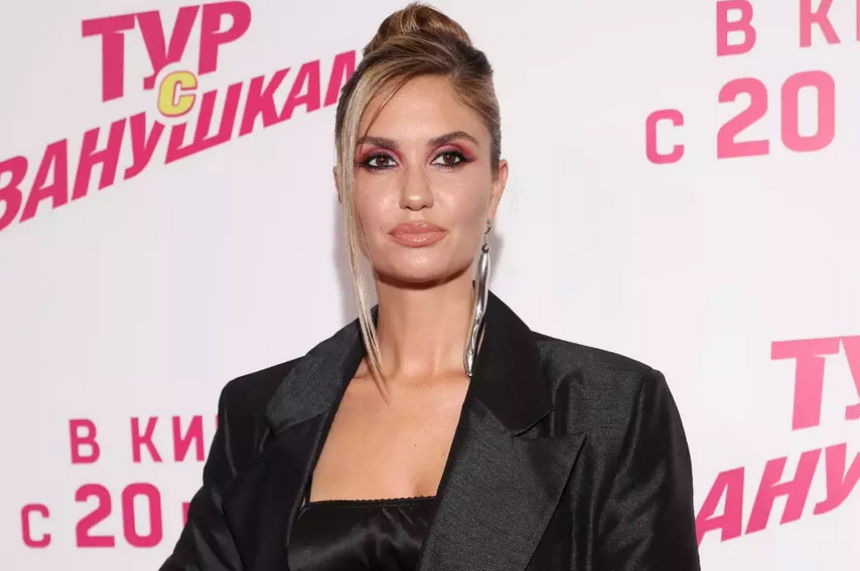 Агата Муцениеце отпустила дочь Мию к Павлу Прилучному на Рождество