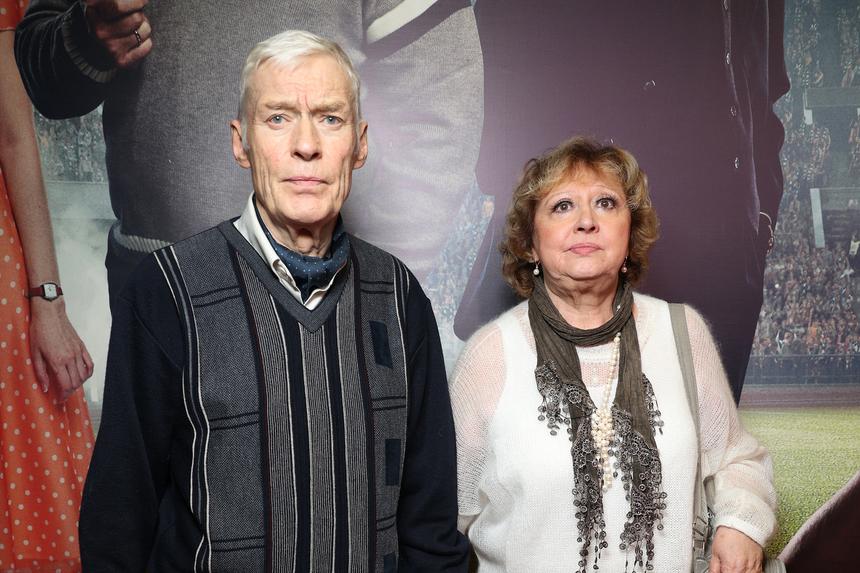 Потерял сознание на нервной почве: жена Бориса Щербакова рассказала о состоянии актера после трех недель в больнице