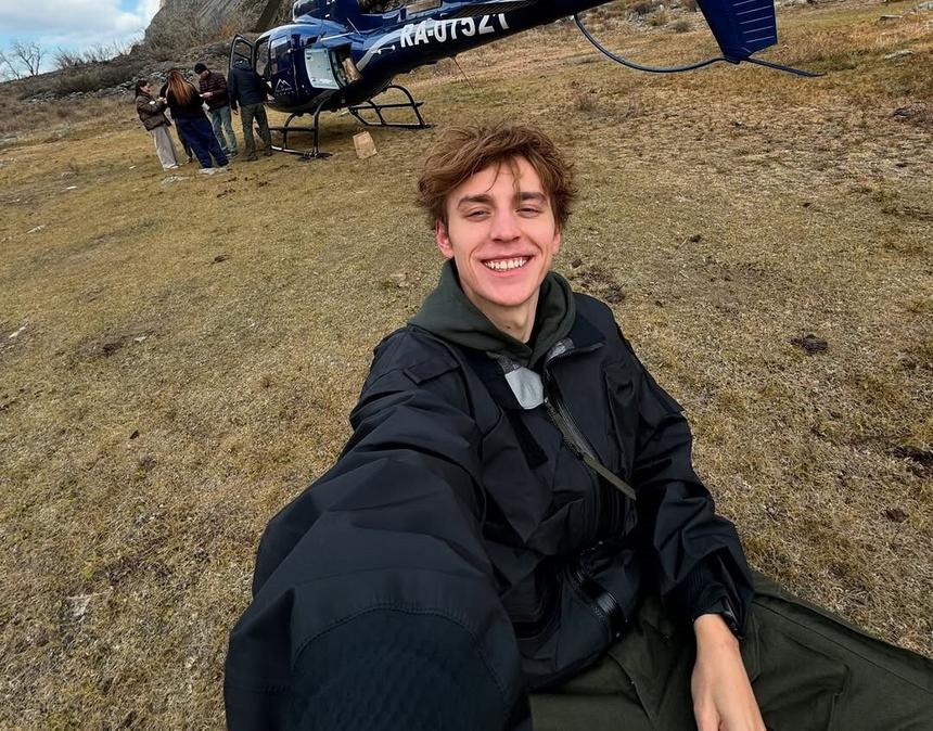 Блогер Влад А4 уехал в Лос-Анджелес после выступления на прямой линии Путина