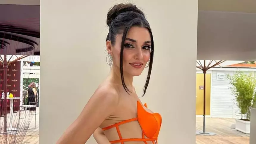 «Скучаю по тебе сильно»: Ханде Эрчел трогательно почтила память мамы в шестую годовщину ее смерти