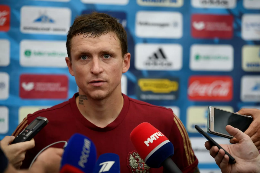 «Хотел лишить ее фамилии»: Павел Мамаев назвал бывшую жену мерзким человеком