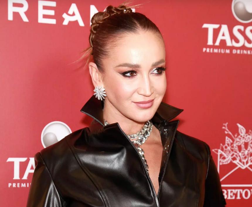 Ольга Бузова, которую заподозрили в романе с приставом, заявила об одиночестве