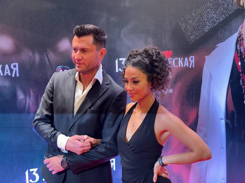 Коррекция ушей, операция на челюсти и отеки: как менялась внешность Павла Прилучного