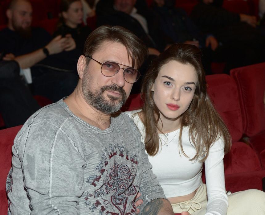 «До сих пор расплачиваюсь»: актер Логинов рассказал, как ему навредил образ Гены Букина