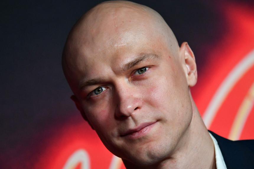 Раскрыт заработок покорившего иностранцев актера Юры Борисова