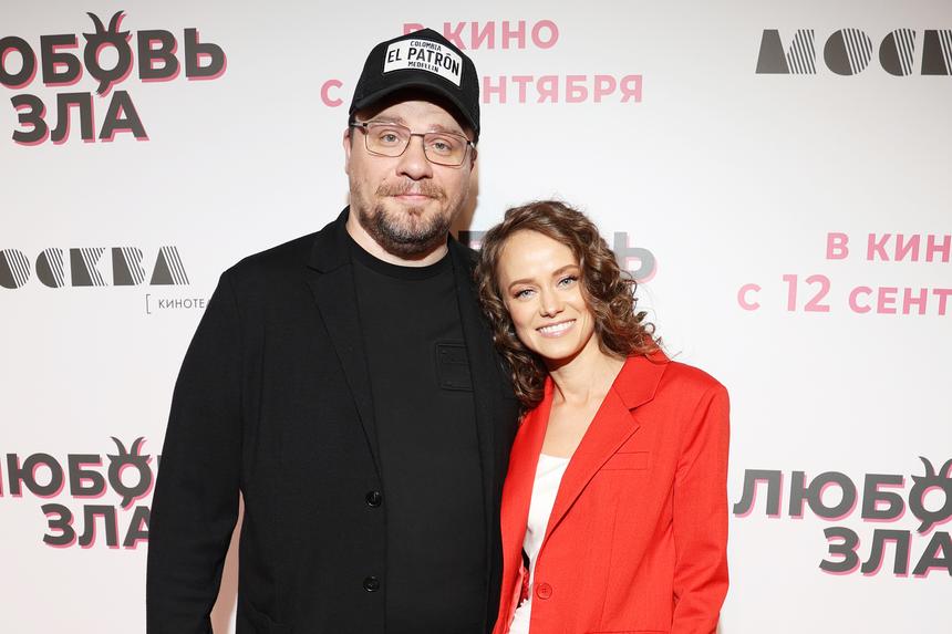 «В свои 62 годика ощутила себя вновь юной»: мама Гарика Харламова примерила свадебное платье