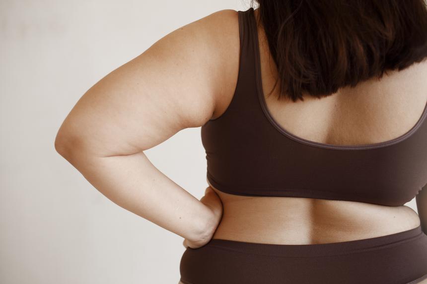 Плохо себя вел: капризный школьник ощутил всю тяжесть вины под 154-килограммовой матерью и умер