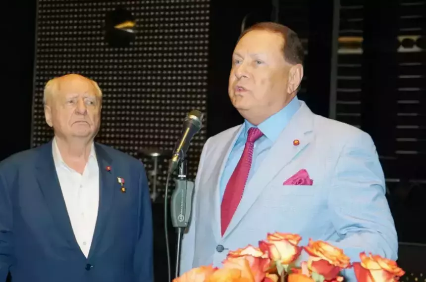 Новый скандал? Как Варшавер отреагировал на кадровые перестановки в «Ленкоме»