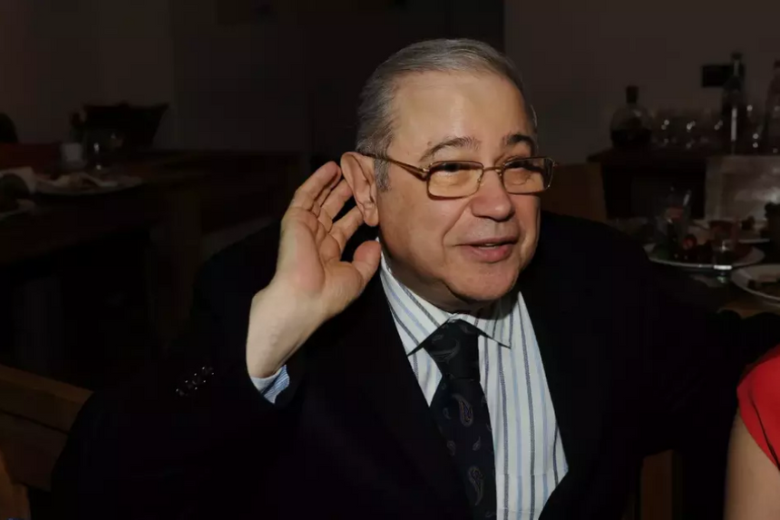 Евгений Петросян подал новый иск с требованием выписать дочь из квартиры