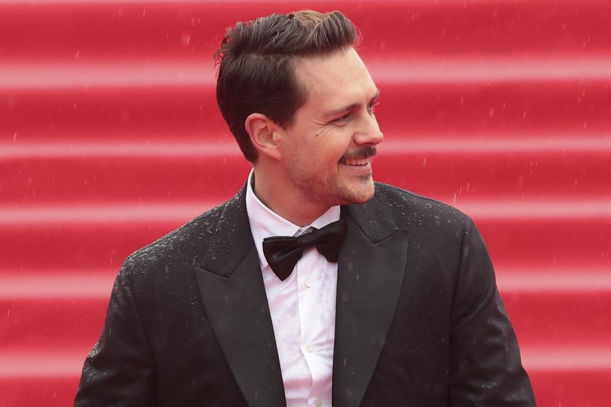 «Желаю терпения»: Бикович обратился к Петрову, который скоро станет отцом