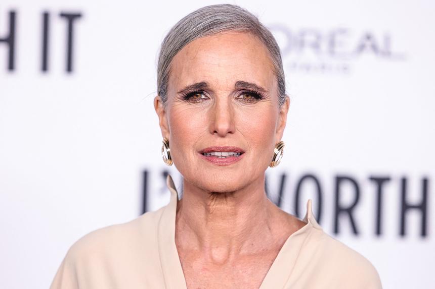 «Разваливаюсь на части»: звезда «Дня сурка» рассказала о мучительной болезни