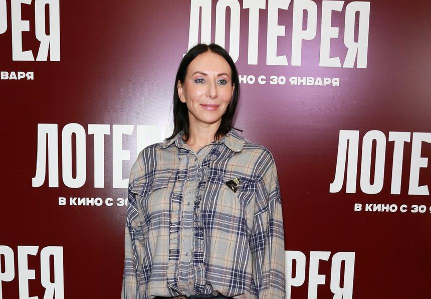 Алика Смехова вышла в свет и восхитила фанатов нестареющей внешностью