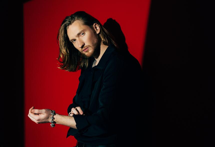 «Виктор Дробыш верит в меня, а я в него»: артист IVAN о победе в «Аватаре», новой квартире и отцовстве