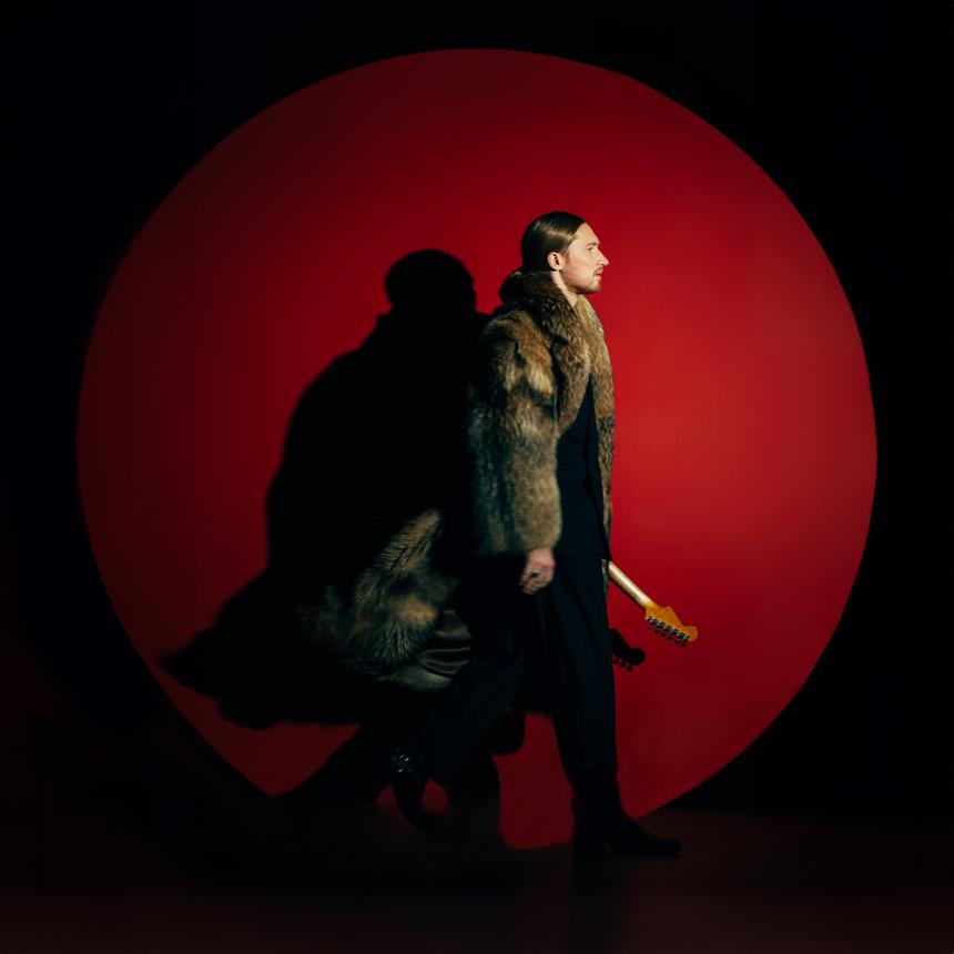 «Виктор Дробыш верит в меня, а я в него»: артист IVAN о победе в «Аватаре», новой квартире и отцовстве