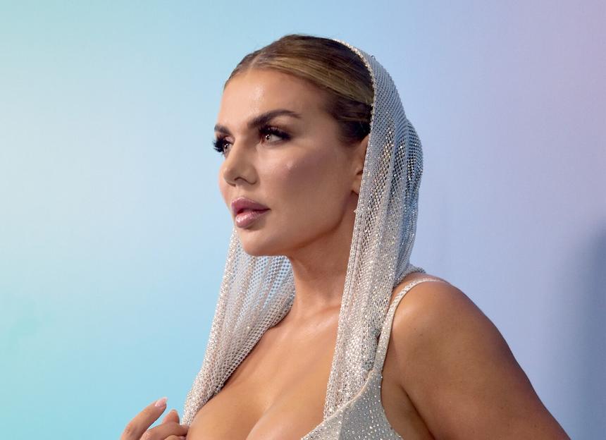 «Вас тут никто не ждет»: друг Тиммы травит Седокову в надежде сорвать ее концерт