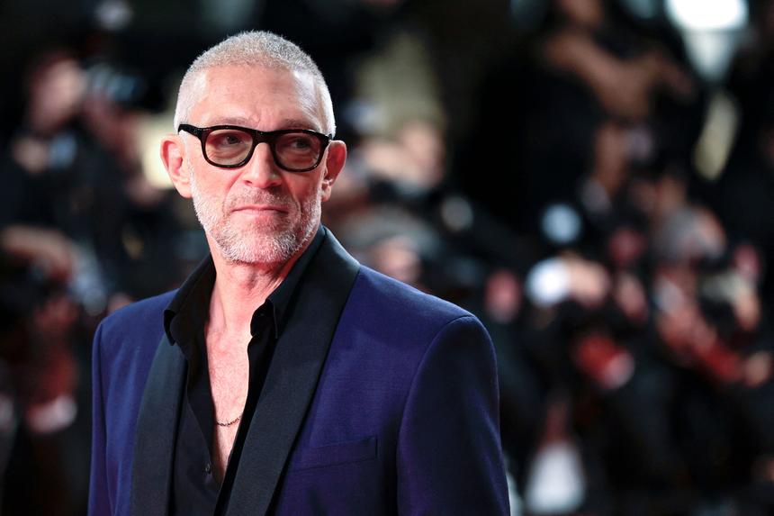 58-летний Венсан Кассель оставил новорожденного сына и молодую возлюбленную ради Недели моды